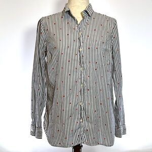 Old Navy Gray Heart Button Up Shirt Medium